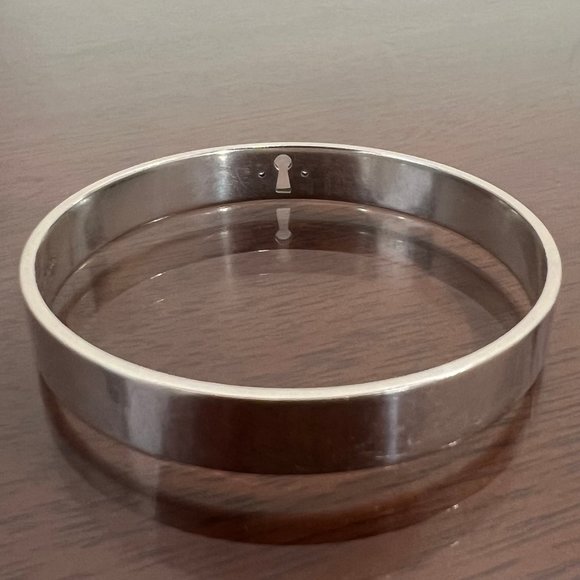 Tiffany & Co. Diamond Keyhole Bangle Bracelet Silver - Picture 5 of 7